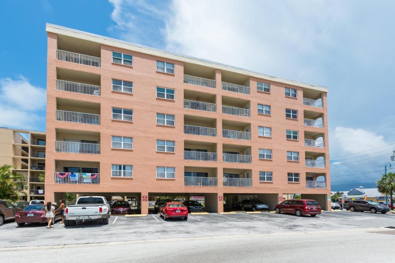 301 Beach Place Condos St. Pete Beach Exterior foto